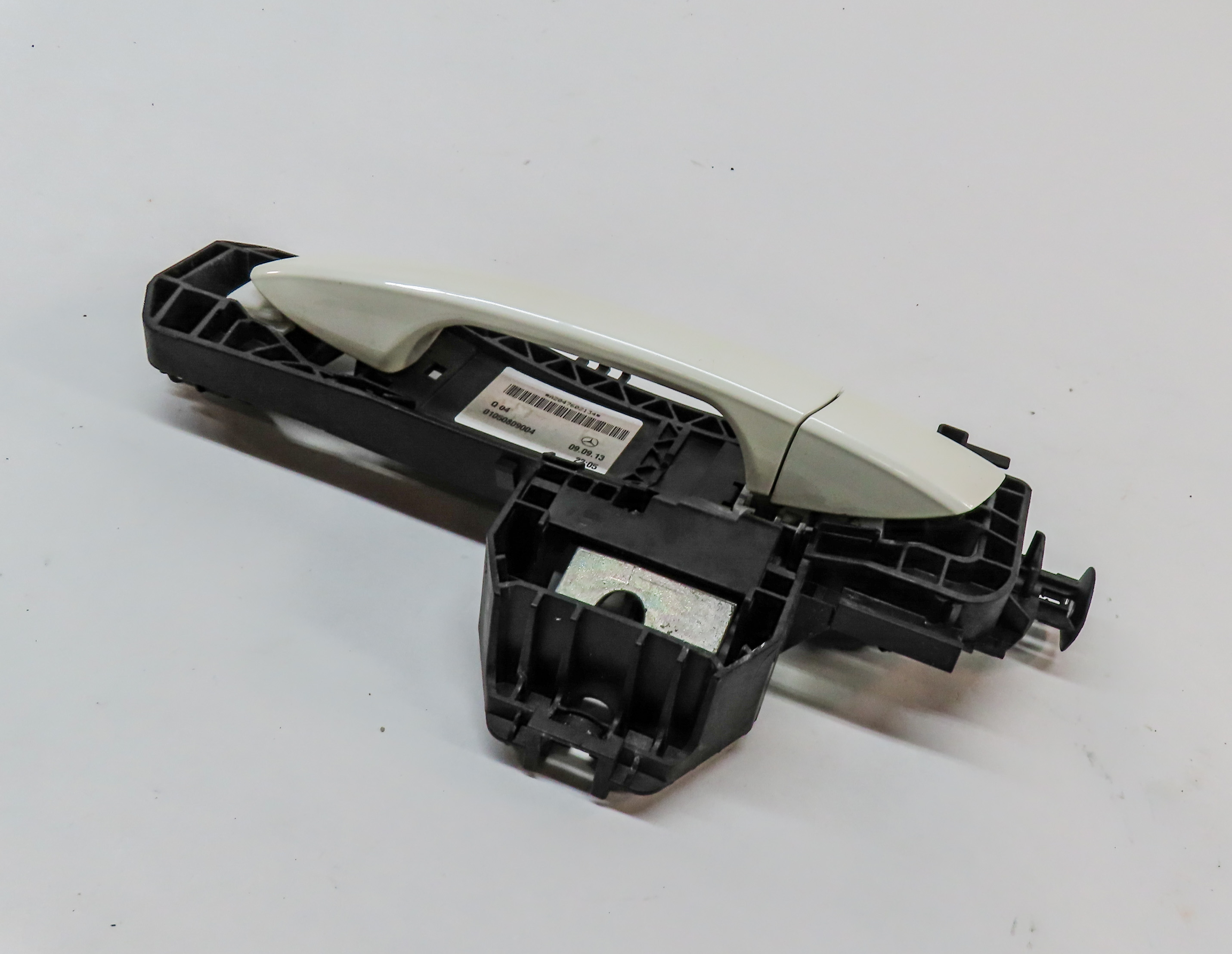 08-17 MERCEDES C E GL GLK ML (W204 W212 W166 X166) LEFT REAR DOOR HANDLE (White) — exact item pictured